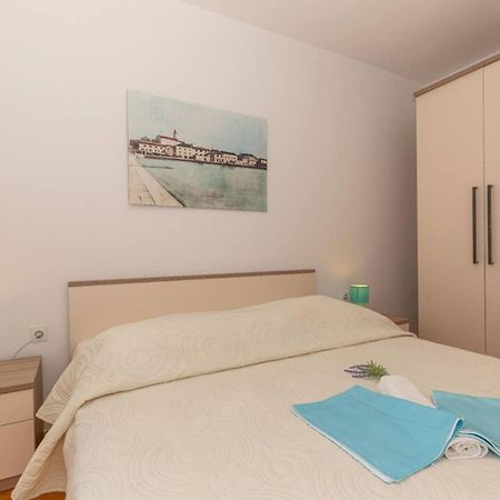 Three Bedroom Apartment In Biograd ビオグラード・ナ・モル エクステリア 写真
