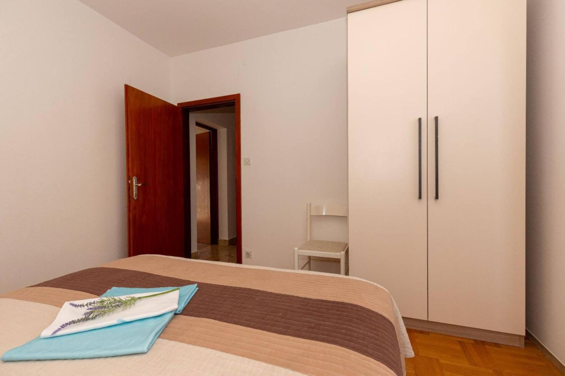 Three Bedroom Apartment In Biograd ビオグラード・ナ・モル エクステリア 写真