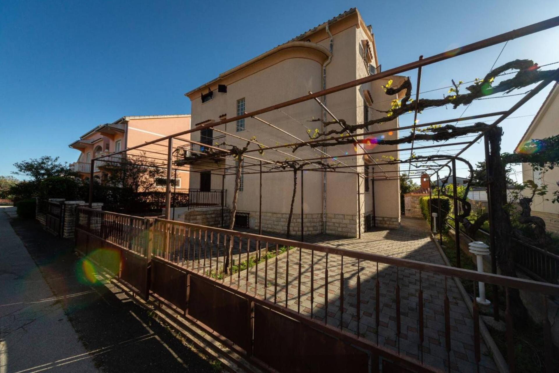 Three Bedroom Apartment In Biograd ビオグラード・ナ・モル エクステリア 写真