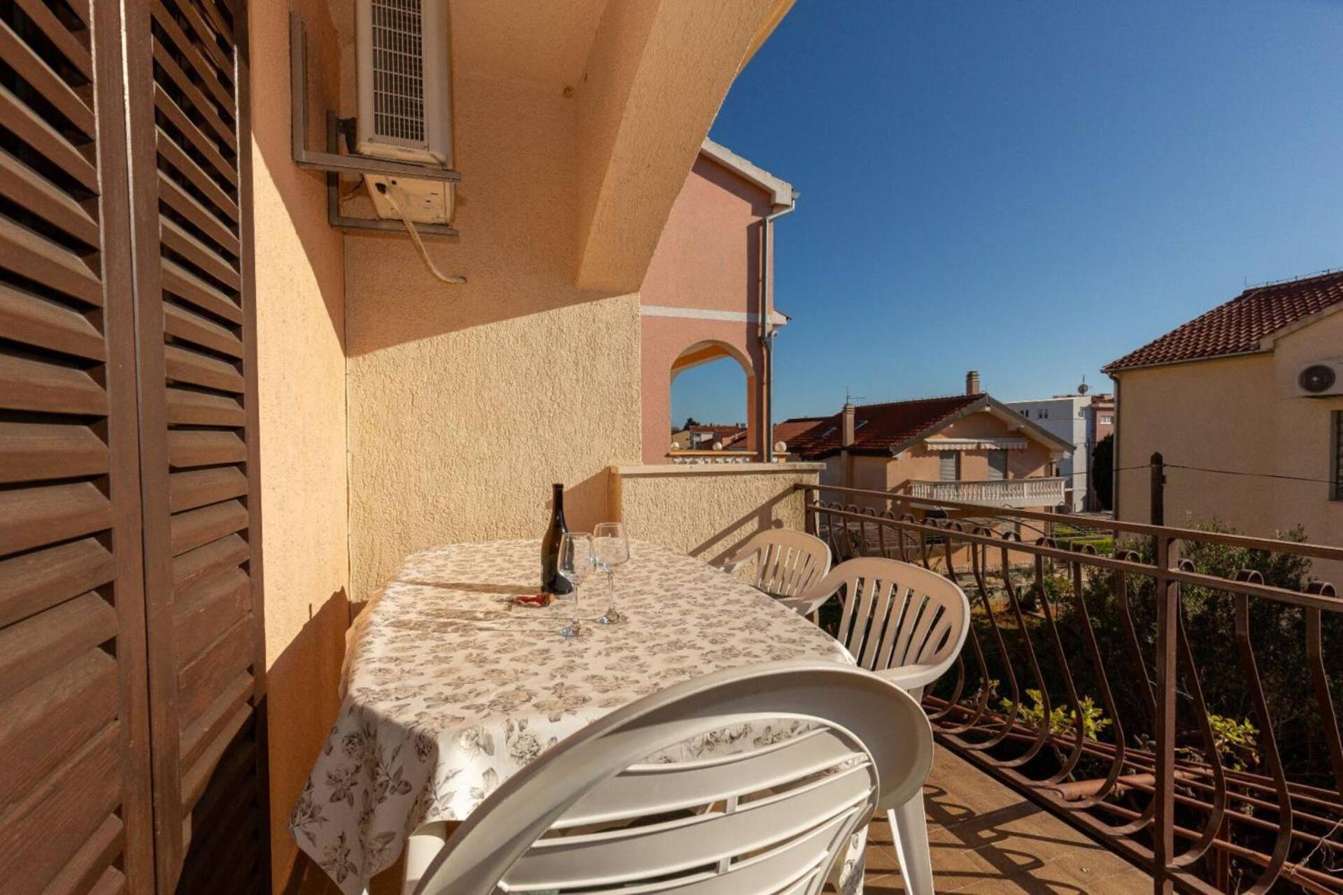 Three Bedroom Apartment In Biograd ビオグラード・ナ・モル エクステリア 写真