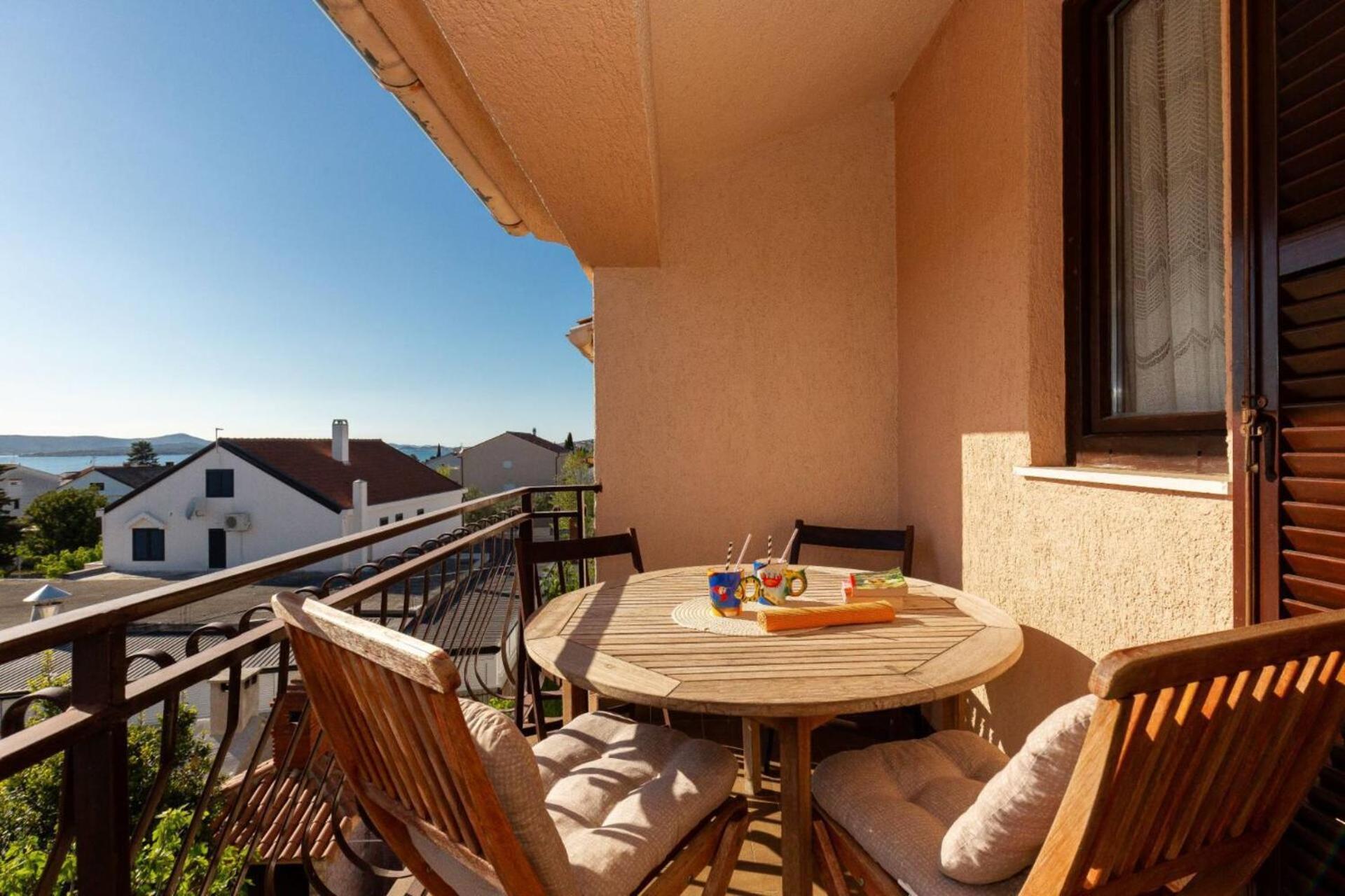 Three Bedroom Apartment In Biograd ビオグラード・ナ・モル エクステリア 写真