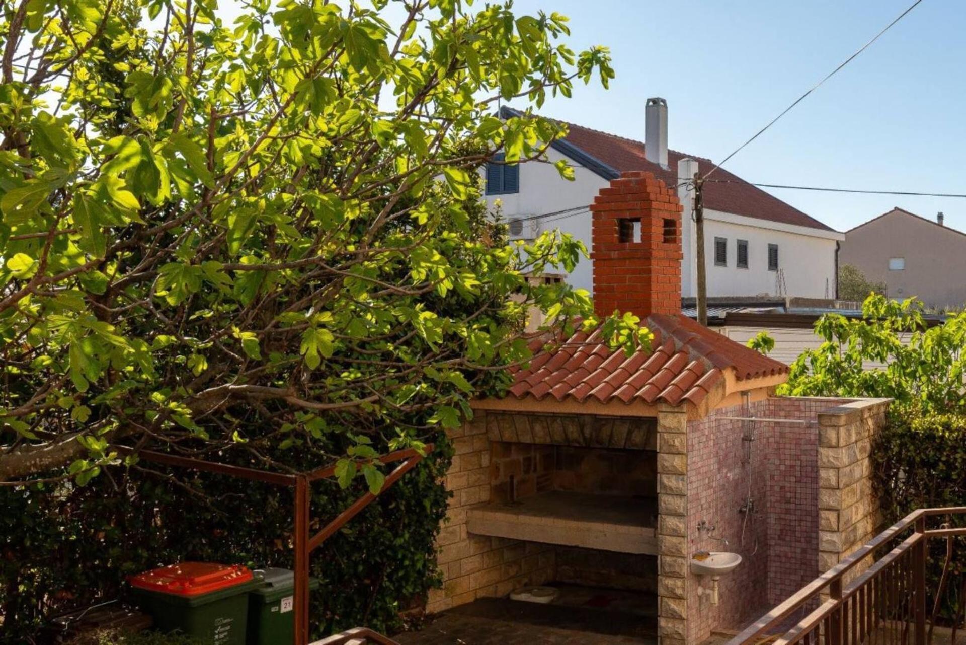 Three Bedroom Apartment In Biograd ビオグラード・ナ・モル エクステリア 写真