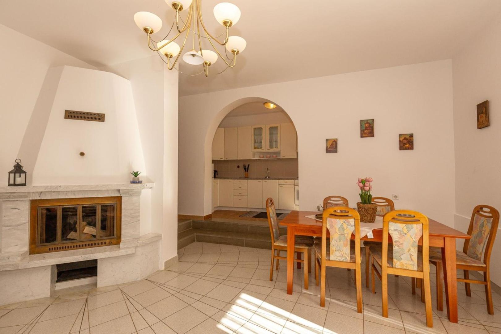 Three Bedroom Apartment In Biograd ビオグラード・ナ・モル エクステリア 写真